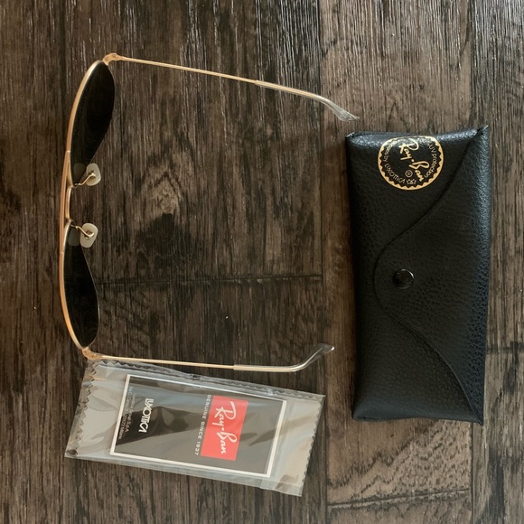 ***SOLD*** Ray-Ban Flash Lens Aviators - Picture 3 of 4